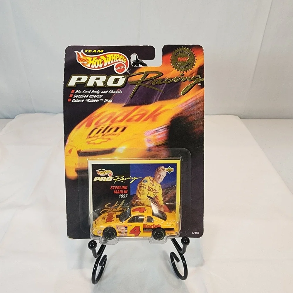 1997 Hot Wheels PRO Racing #4 Sterling Marlin 1/64 Scale Kodak NEW 1st Edition